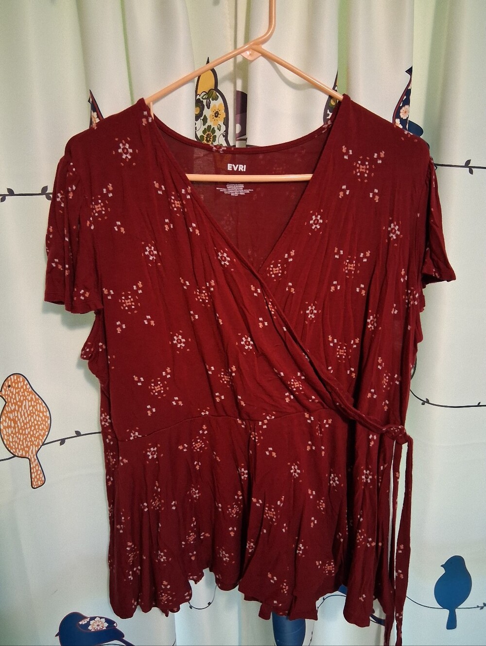 Evri Women's Burgundy/Maroon Floral Top Size 1X